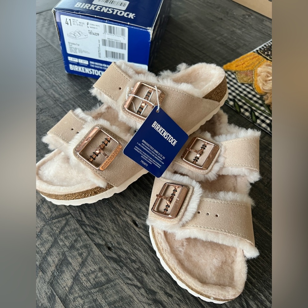 NIB Birkenstock Arizona Fur / Nude/ Sz 41